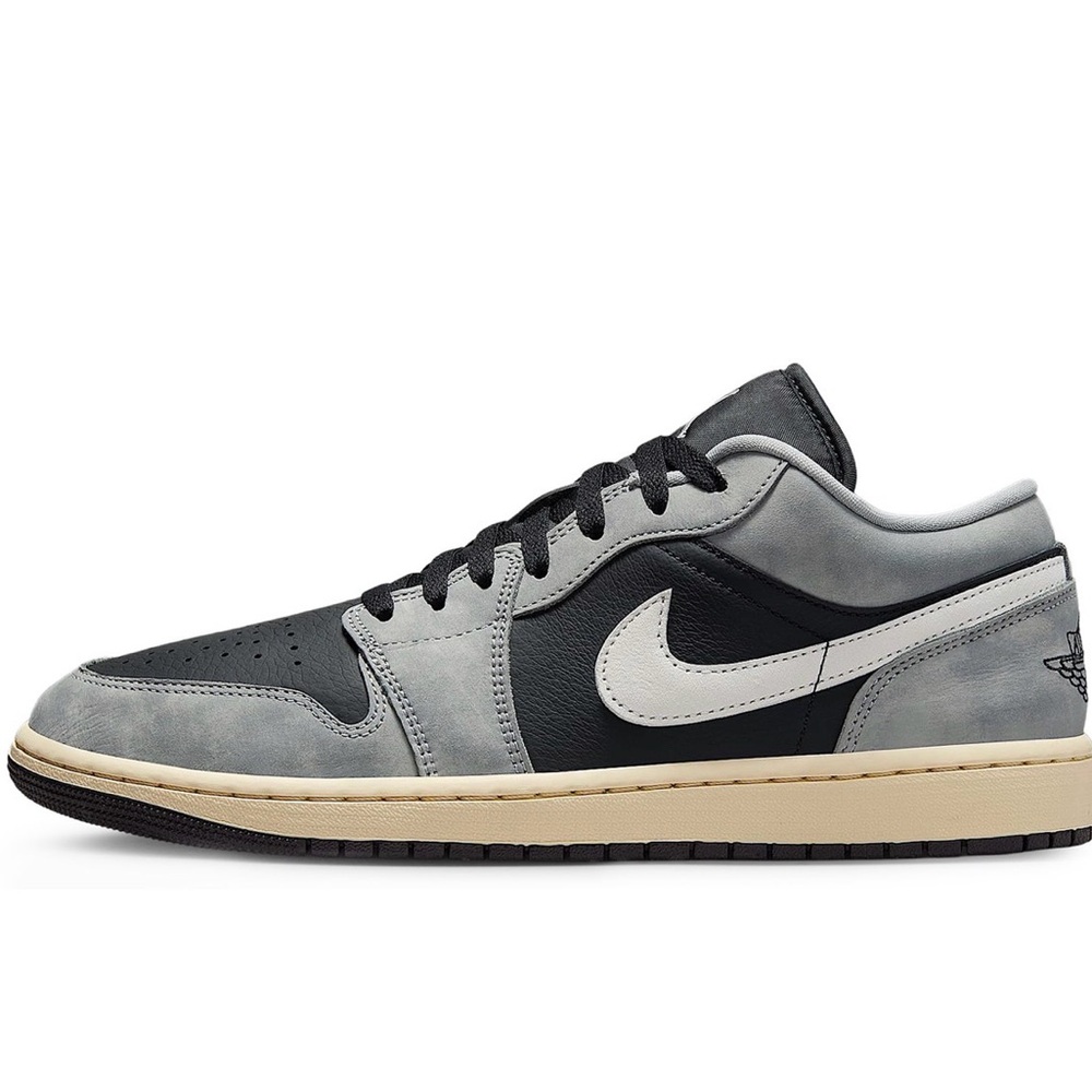 Nike Men's Black and Gray Sneaker